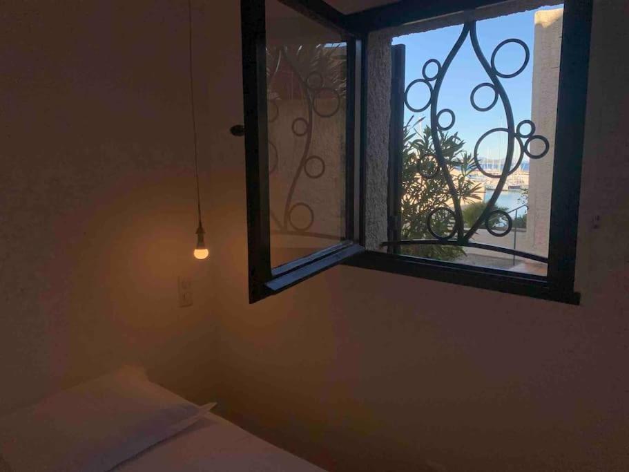 Marinesappartement, La Terrasse Tropezienne 圣特罗佩 外观 照片